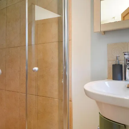 Awesome In With Wifi Nyaraló